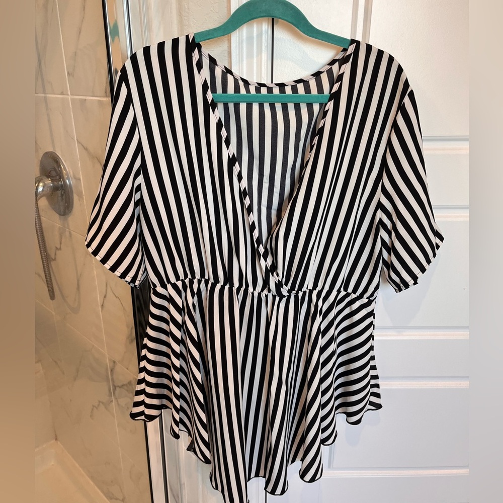 Striped black and white top
